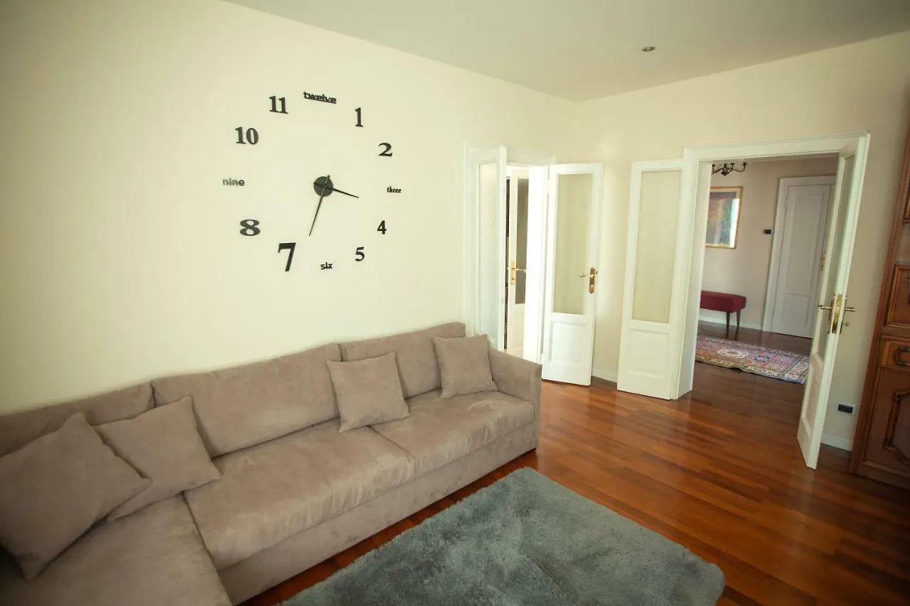 Villa Moiacchina Luxury Home Bevera  Italia